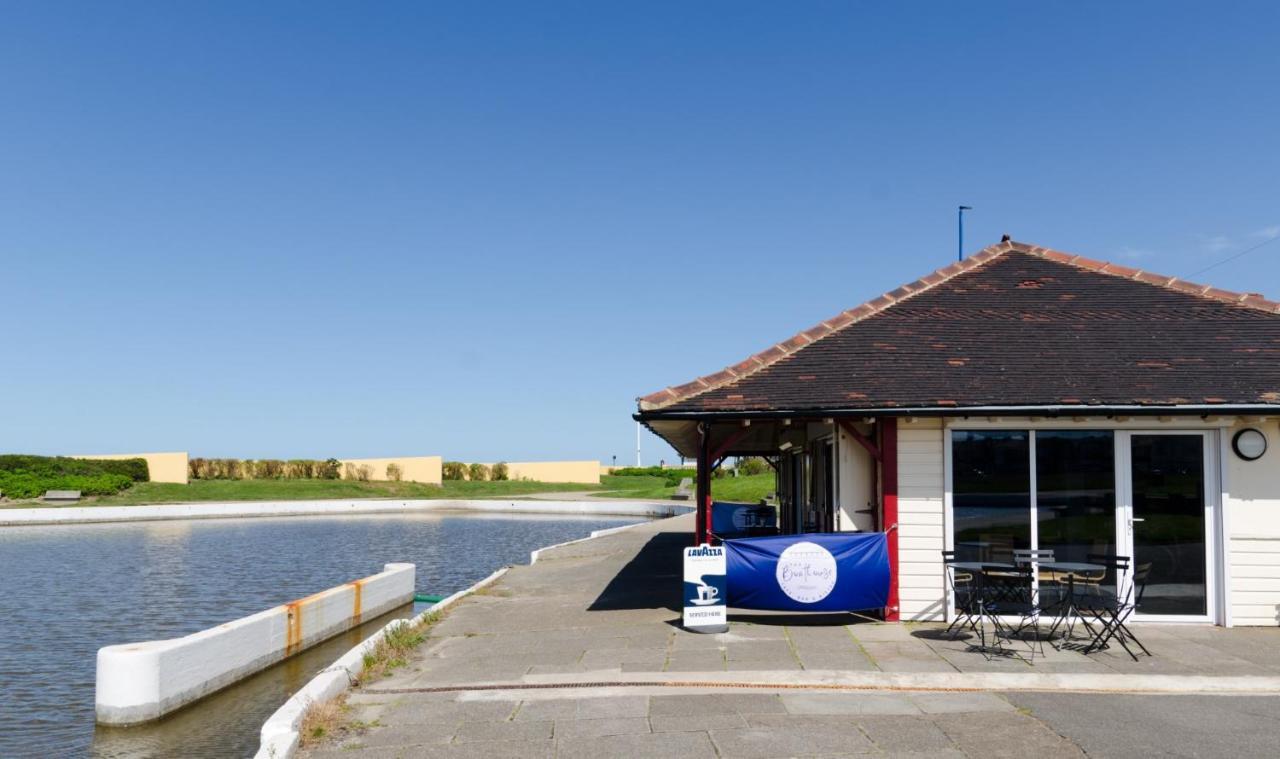 雷德卡 The Waterside酒店 外观 照片